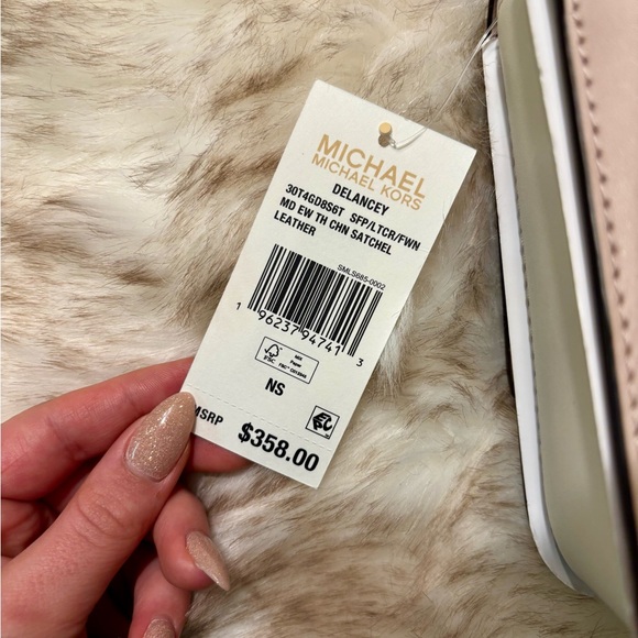 NWT MICHAEL Michael Kors Delaney Medium Leather Crossbody Satchel in pink - Picture 5 of 10